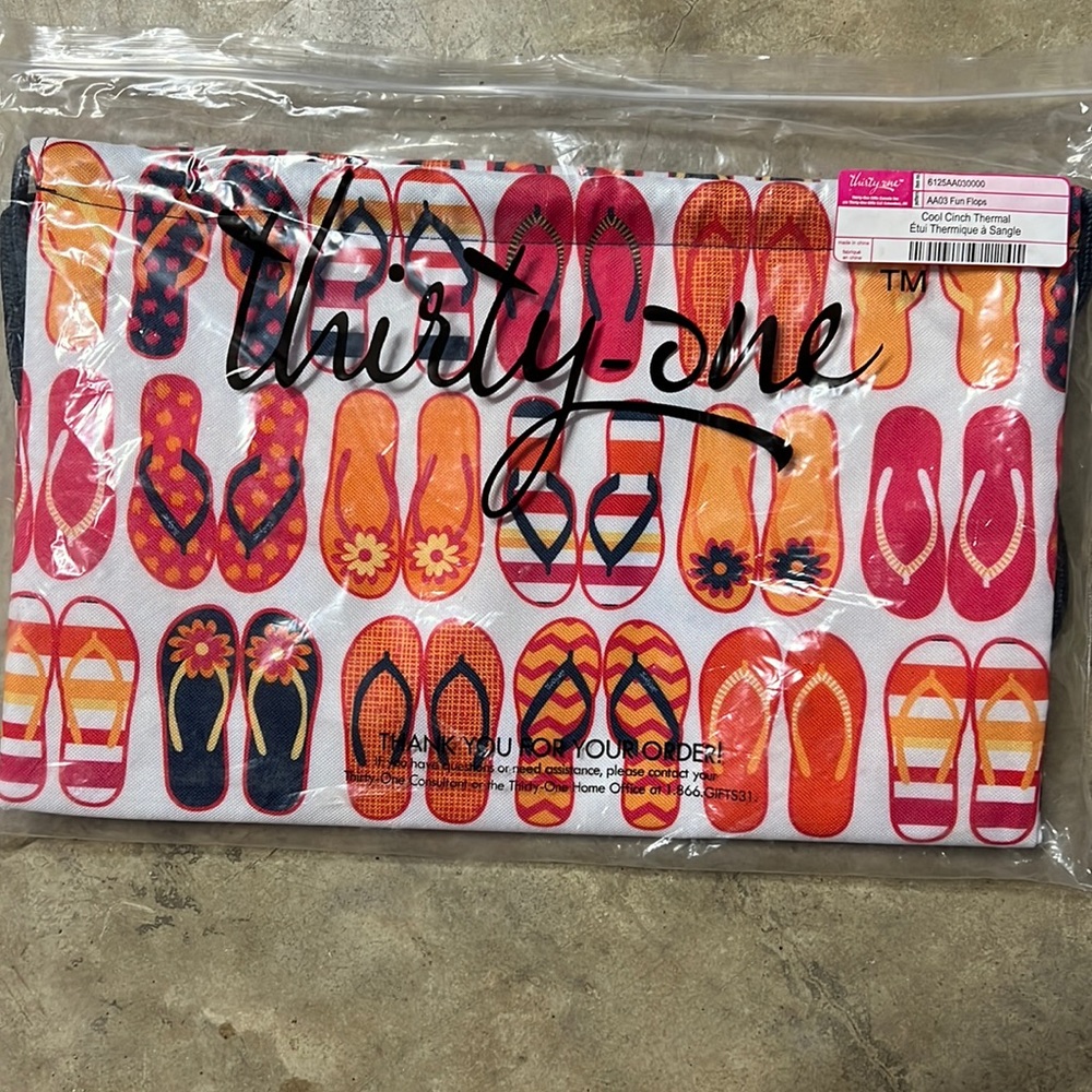 Thirty-one Bag and 2 bonus bag tags